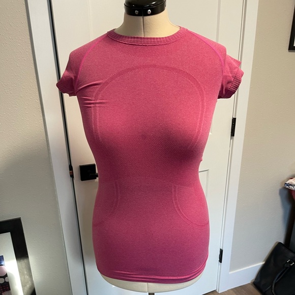 lululemon athletica Tops - Lululemon Swiftly short sleeve size 6 pink